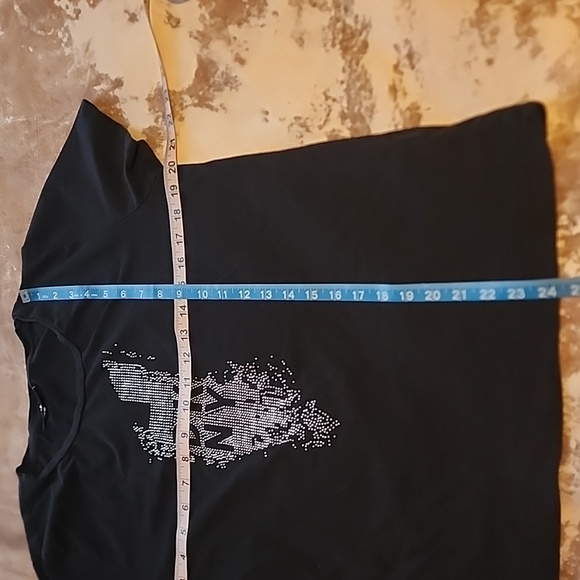 DKNY T-shirt With Bling. Size: L - Picture 5 of 6